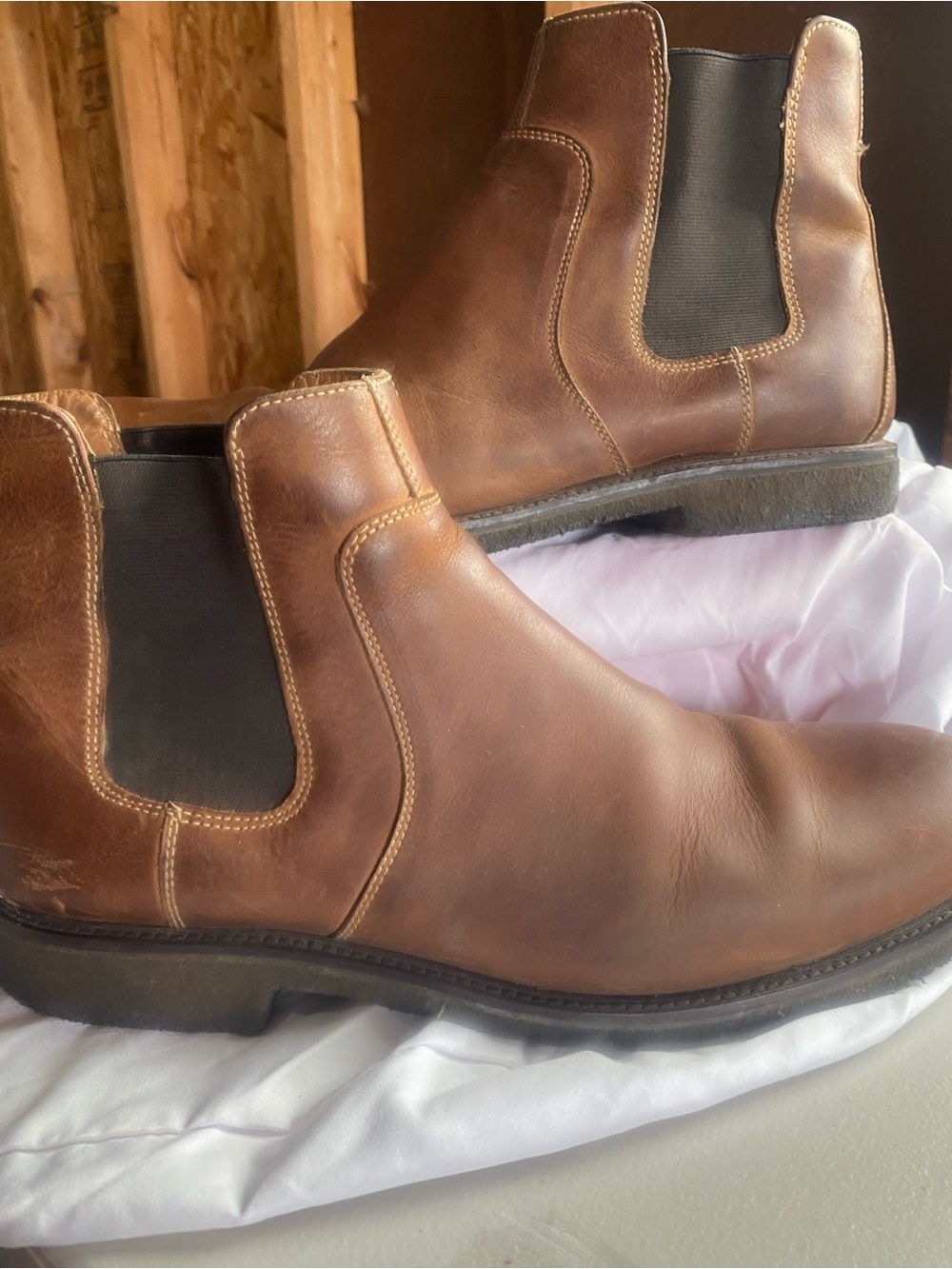 Johnston & Murphy Brown Leather Chukka Boots with Black Elastic Panels